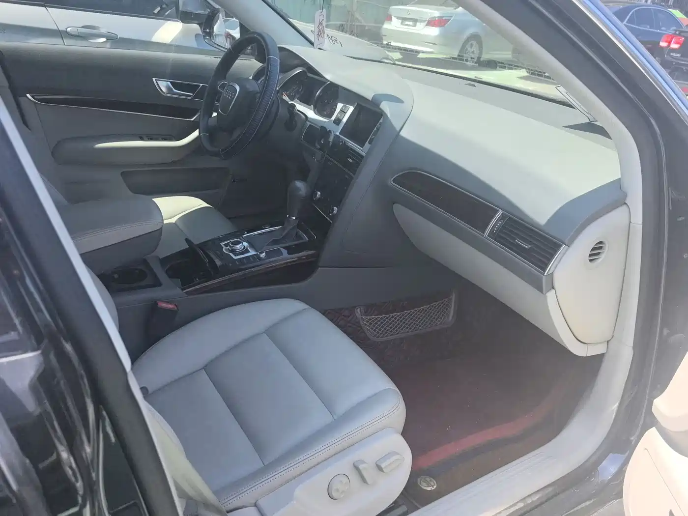 Audi A6L 2010 2.0 TFSI Automatic Standard фото 12