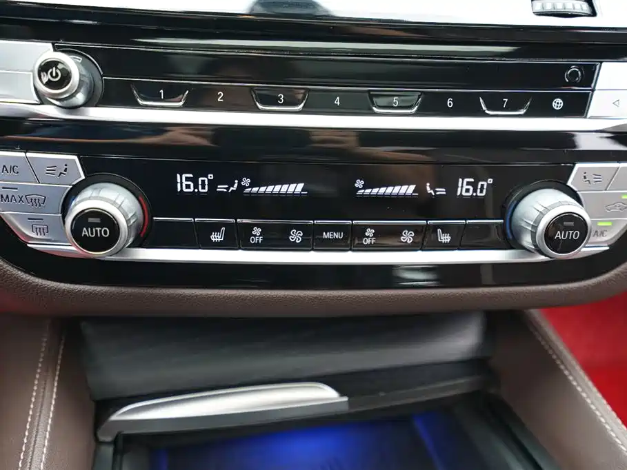 BMW 5 Series 2022 Facelift 530Li Leading M Sport Package фото 11