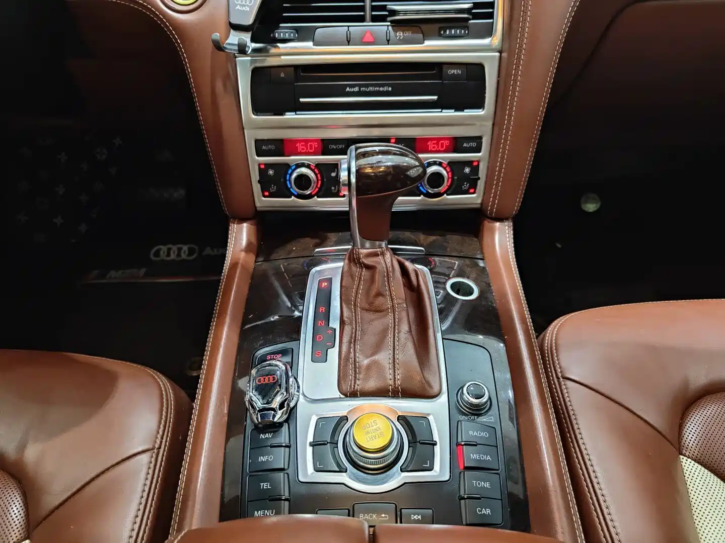 Фото 11 - Audi Q7