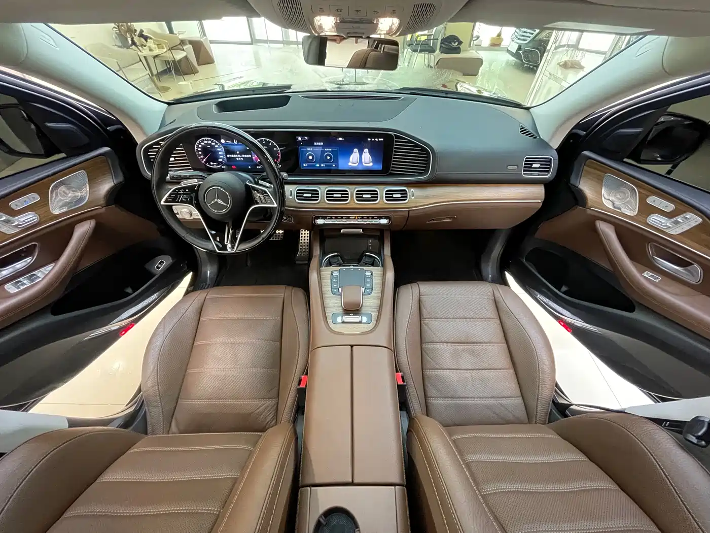 Mercedes-Benz GLS 2024 Model GLS 450 4MATIC Luxury фото 18