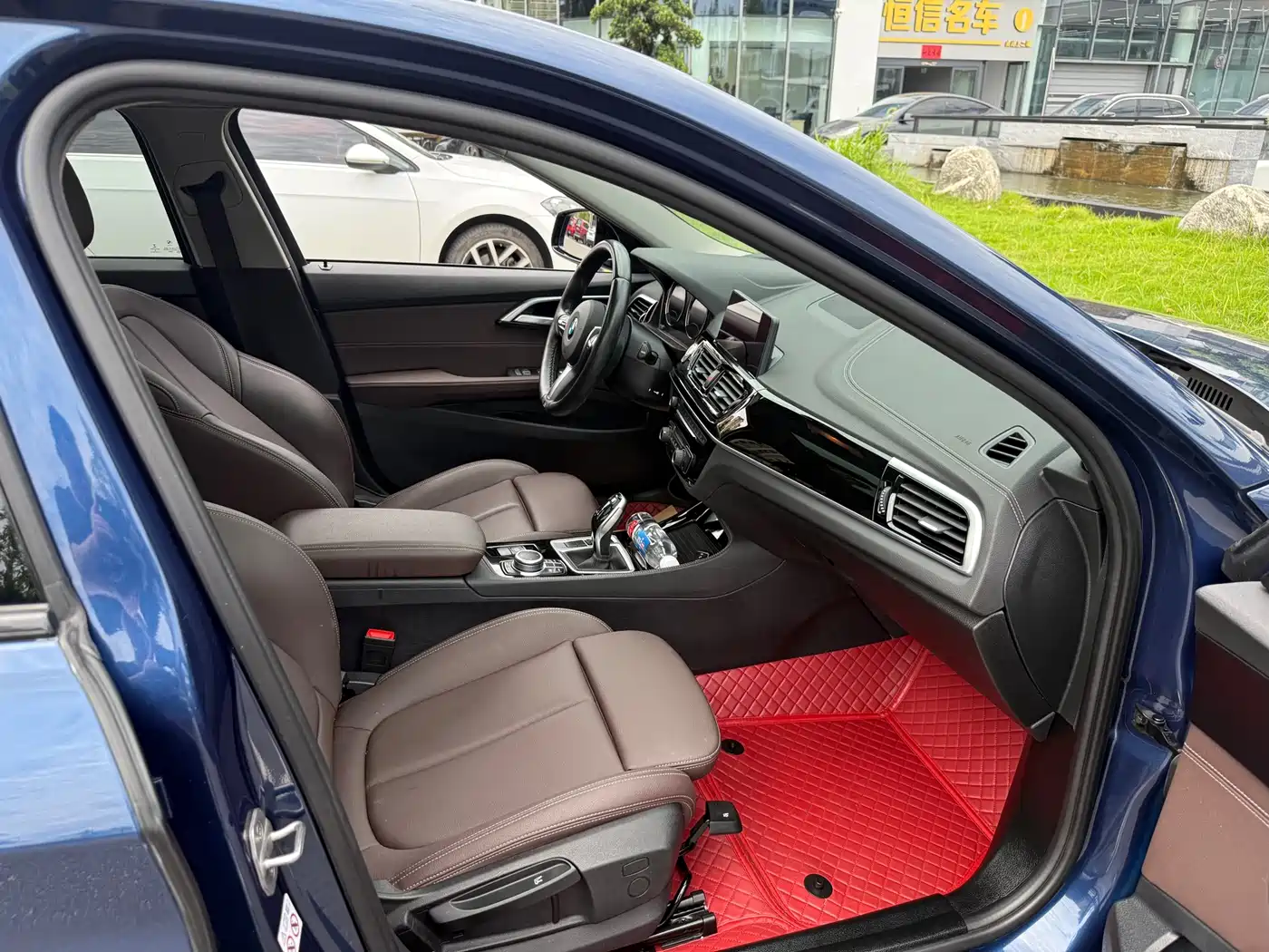 BMW 1 Series 2021 120i M Sport Shadow Edition фото 16