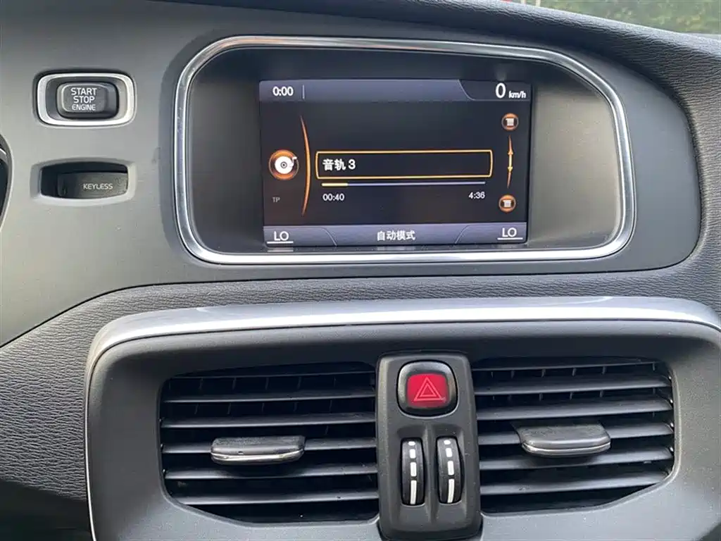 Volvo V40 2013 2014 2.0T Zhiya Edition
