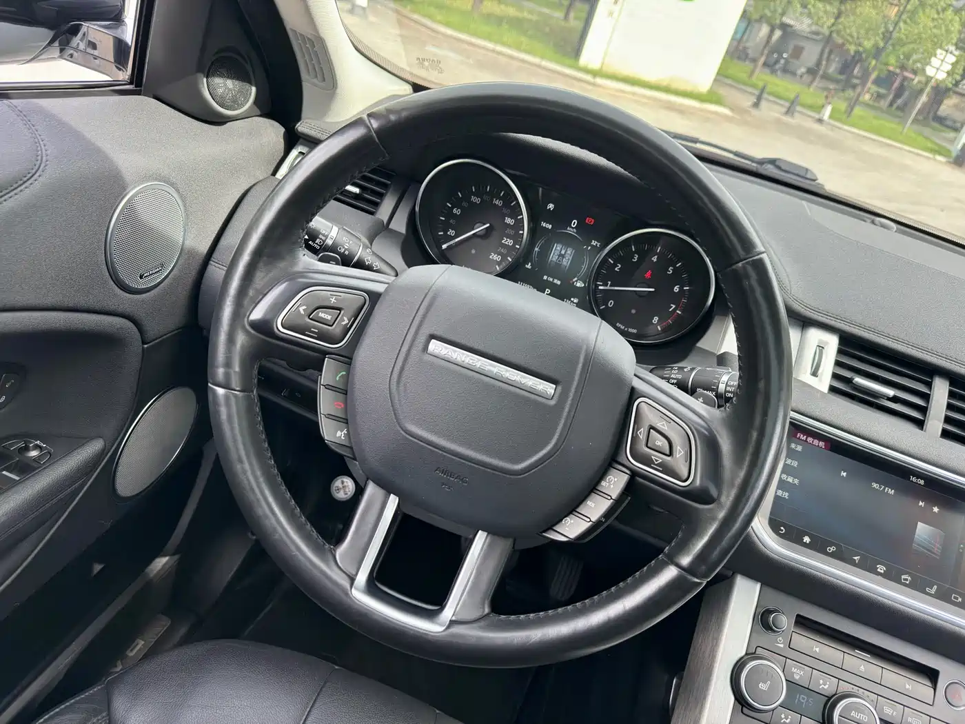 Land Rover Range Rover Evoque 2018 240PS SE Smart Edition фото 12