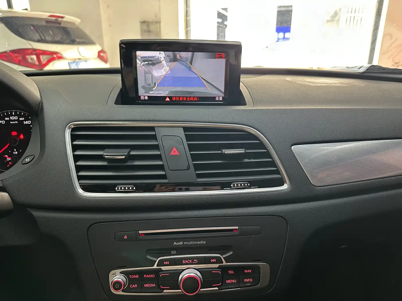 Audi Q3 2016 Model 30 TFSI Style фото 8