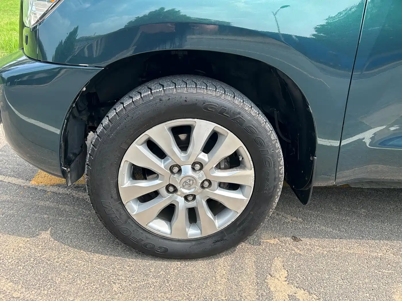 Toyota Sequoia 2010 5.7 Platinum Edition фото 3