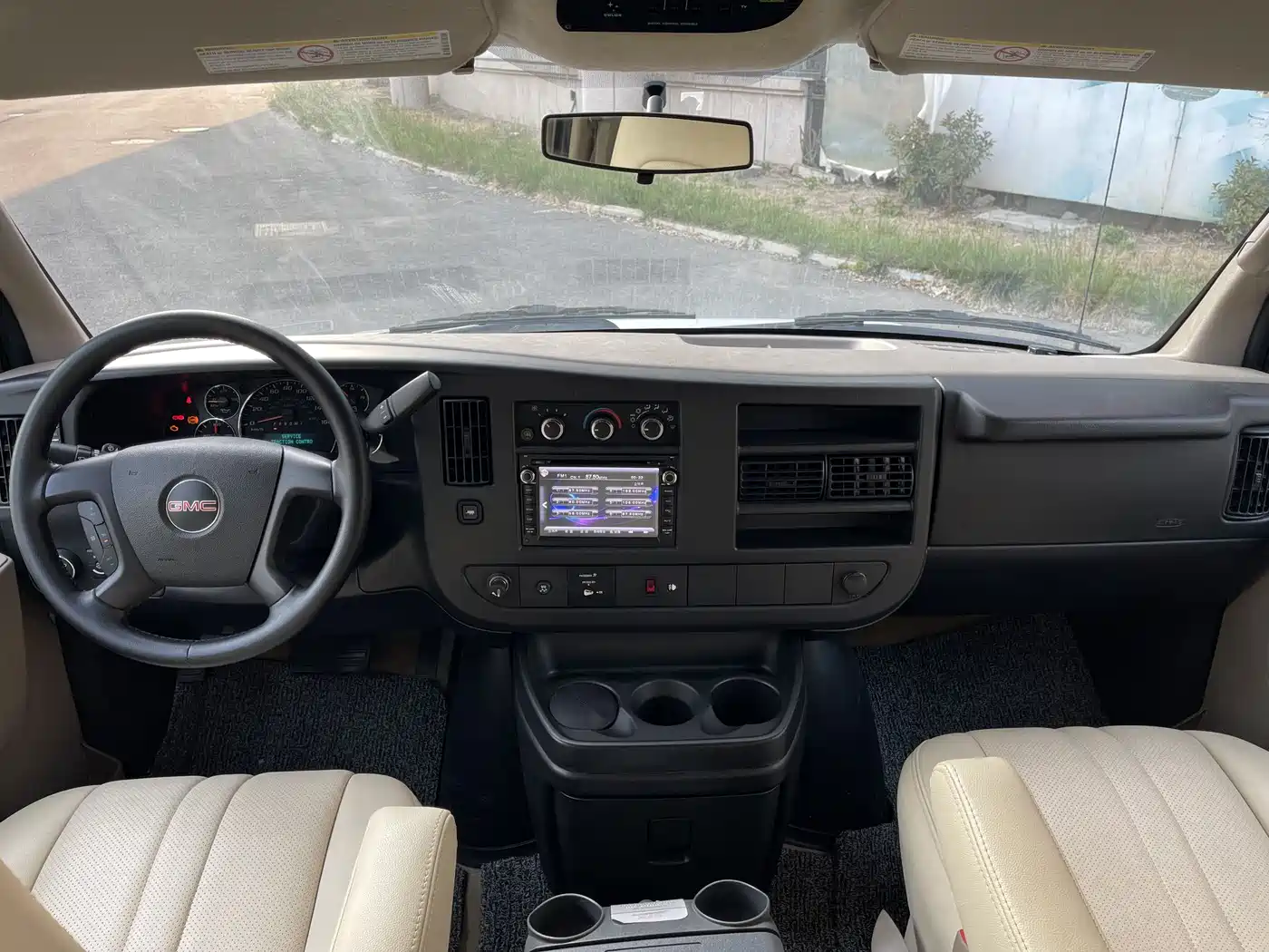 GMC Savana 2013 2011 6.0L Business Star 10-seater