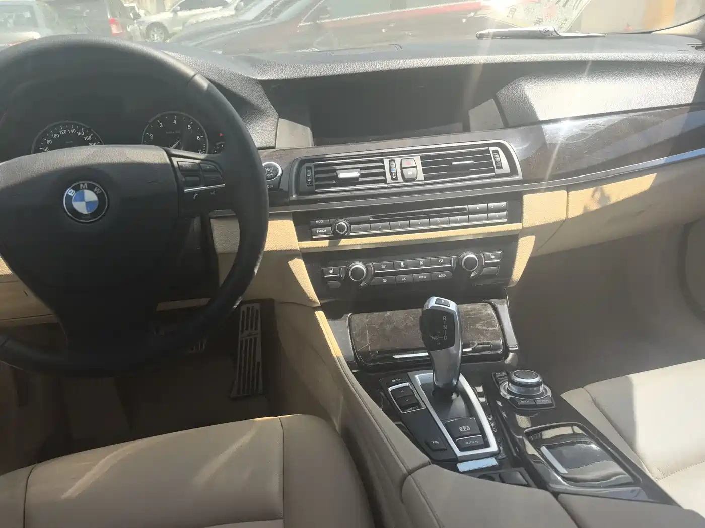 BMW 5 Series 2011 523Li Leading фото 8