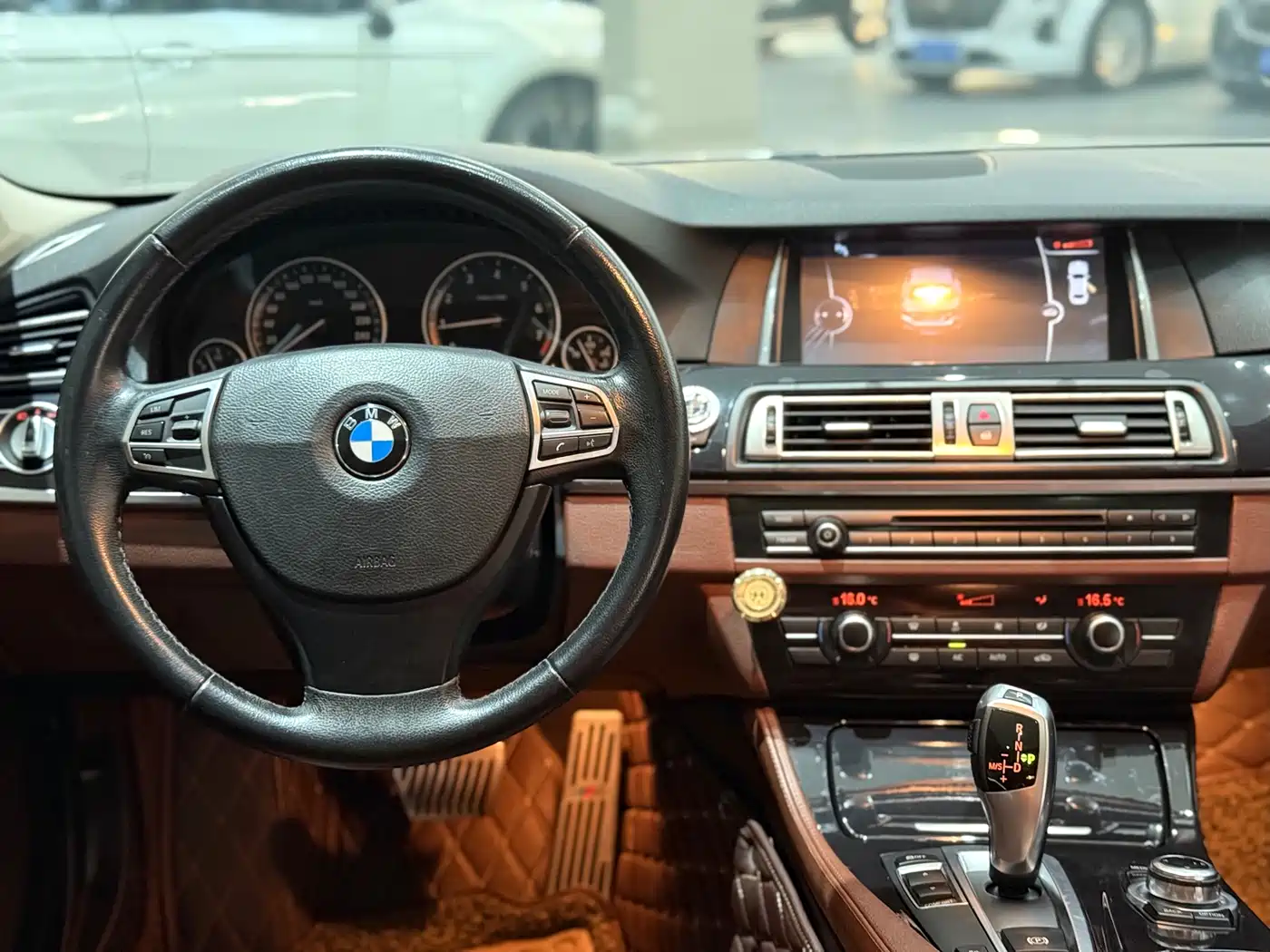 BMW 5 Series 2014 520Li Elegance фото 7