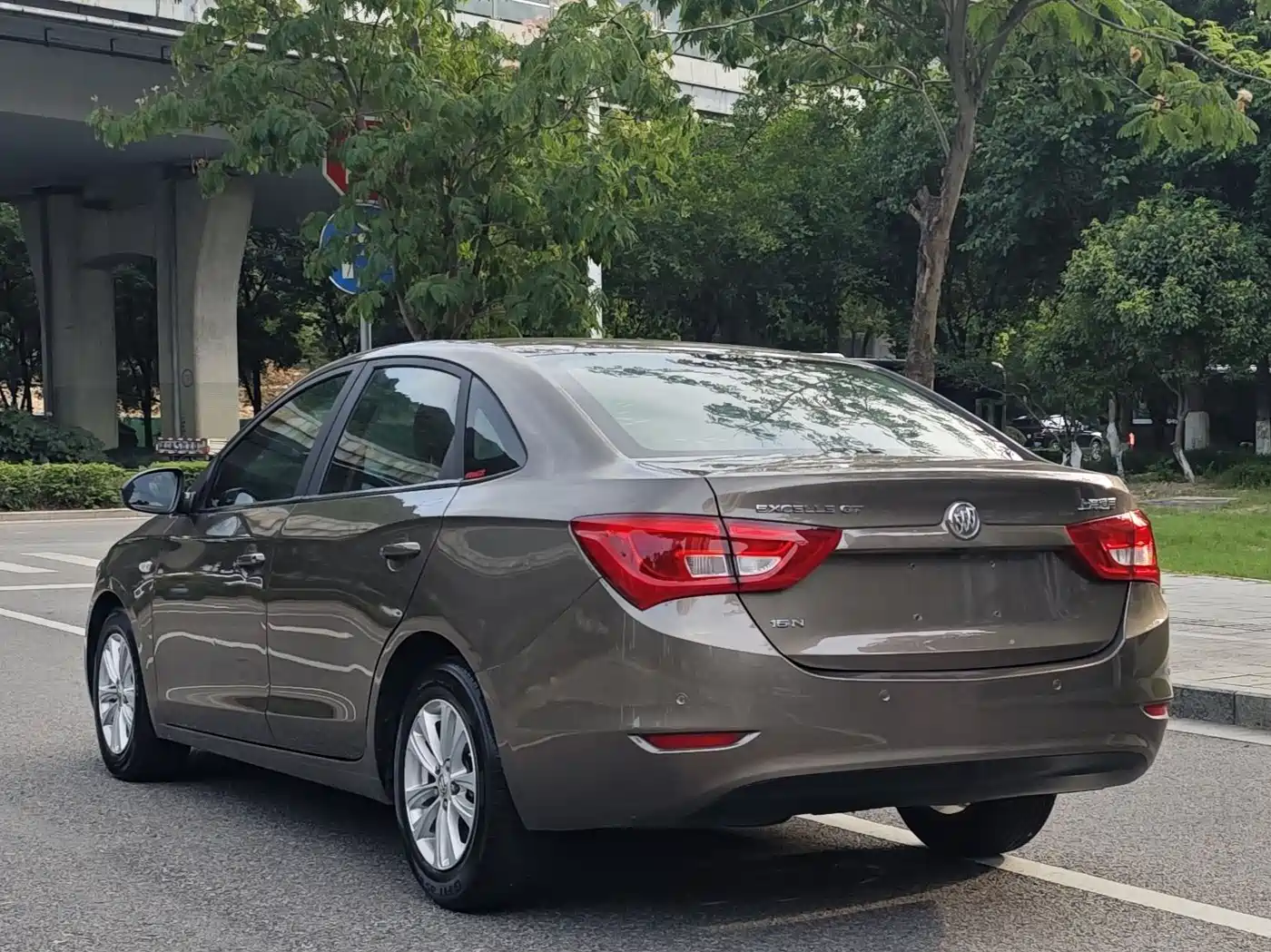 Buick Excelle 2015 15N Automatic Progressive фото 3