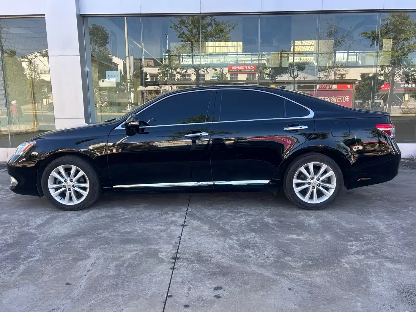 Lexus ES 2010 240 Elegance Edition фото 7