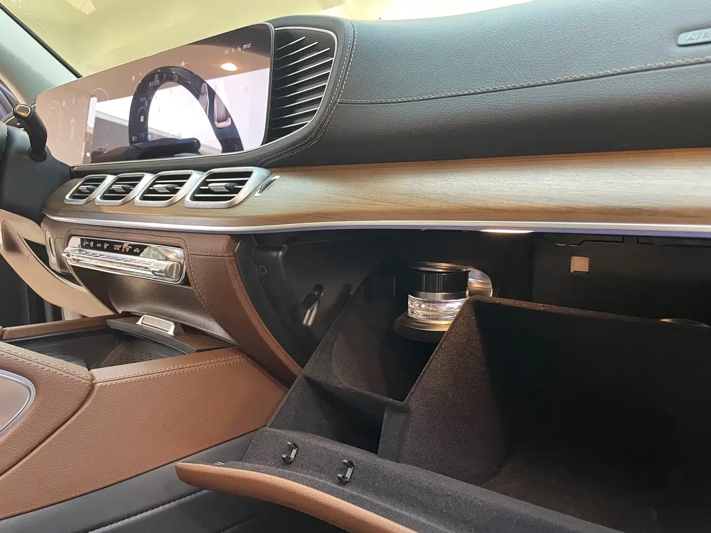 Mercedes-Benz GLS 2024 Model GLS 450 4MATIC Luxury фото 37