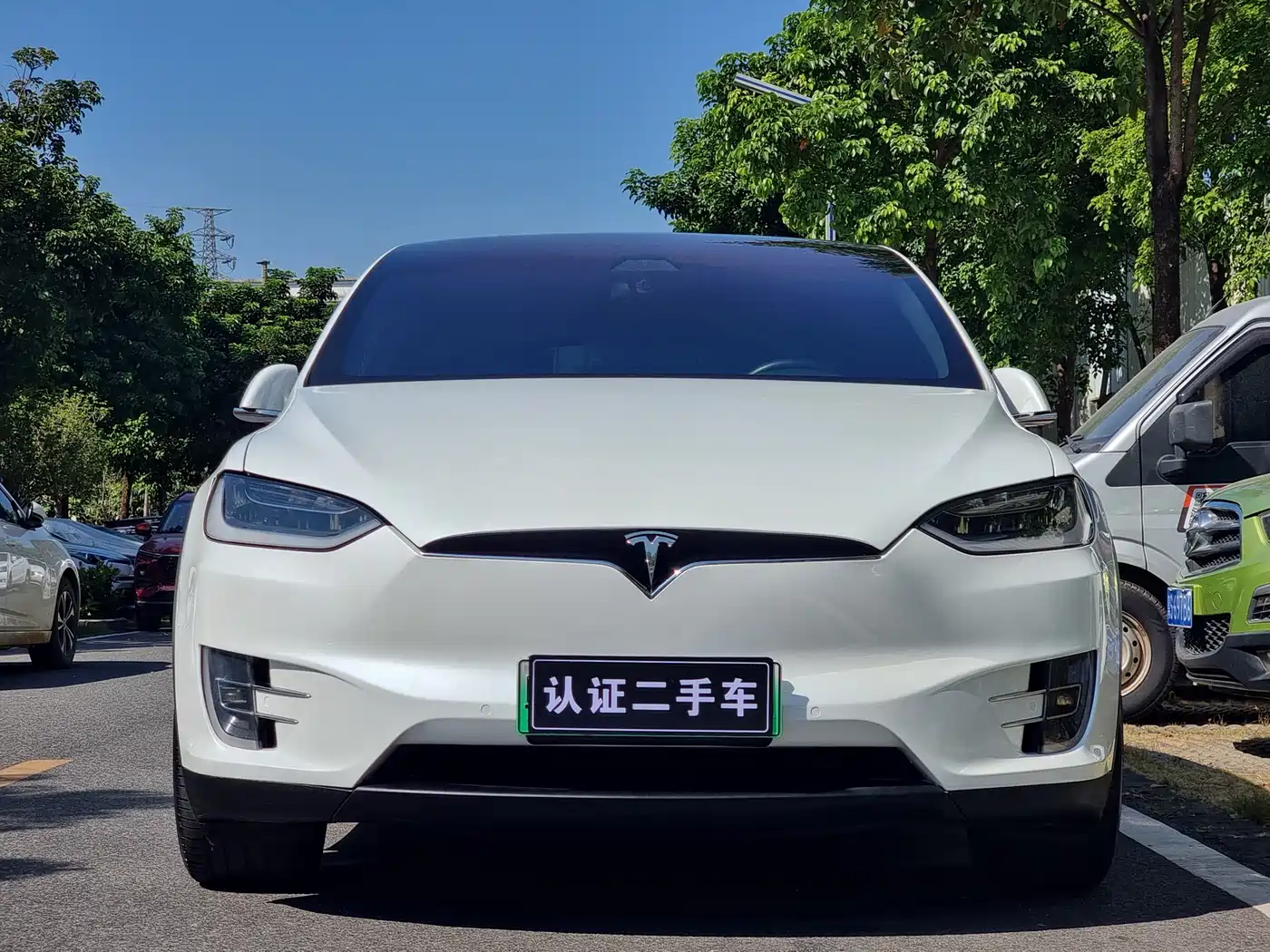 TESLA MODEL X