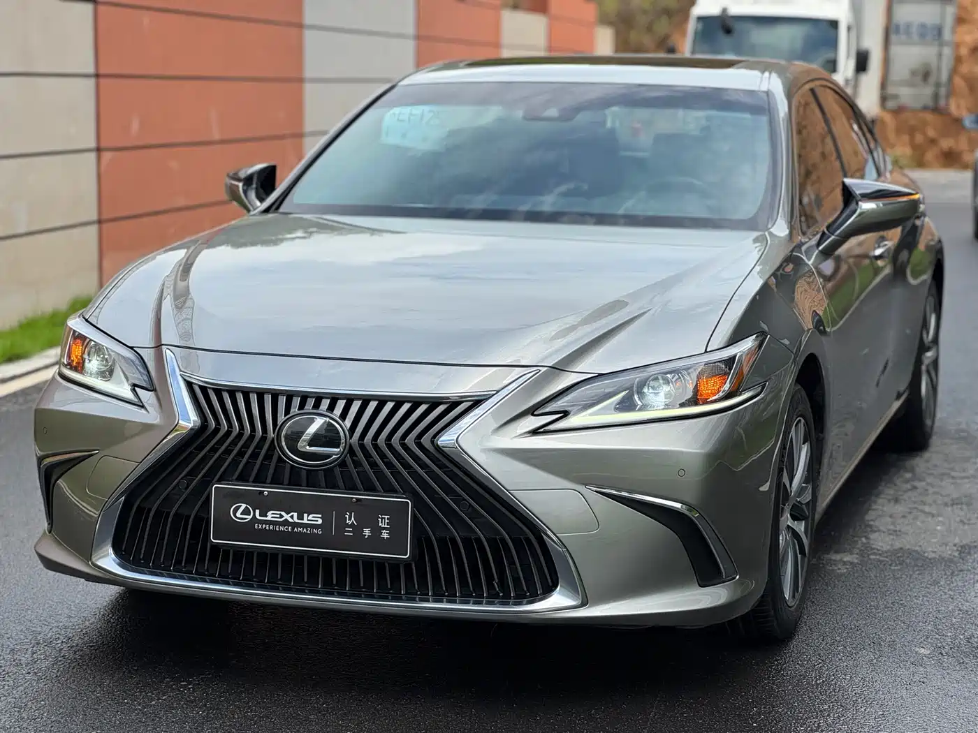 Lexus ES 2018 260 Excellence Edition China V фото 2