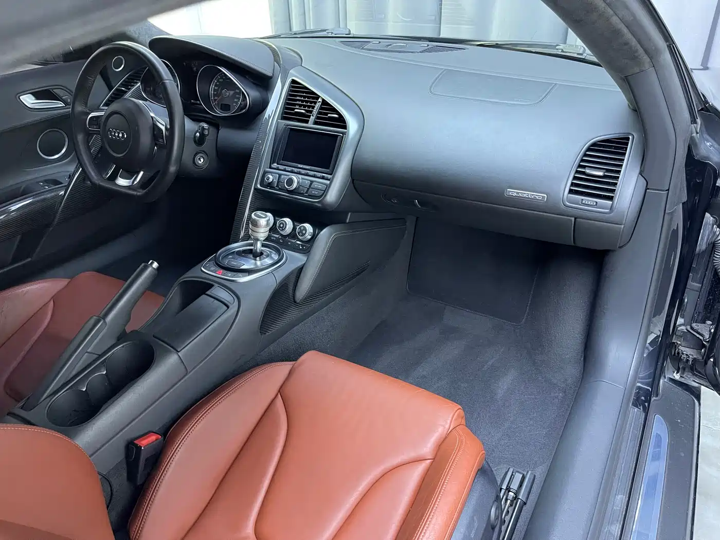 Audi R8 2007 4.2 FSI quattro фото 13