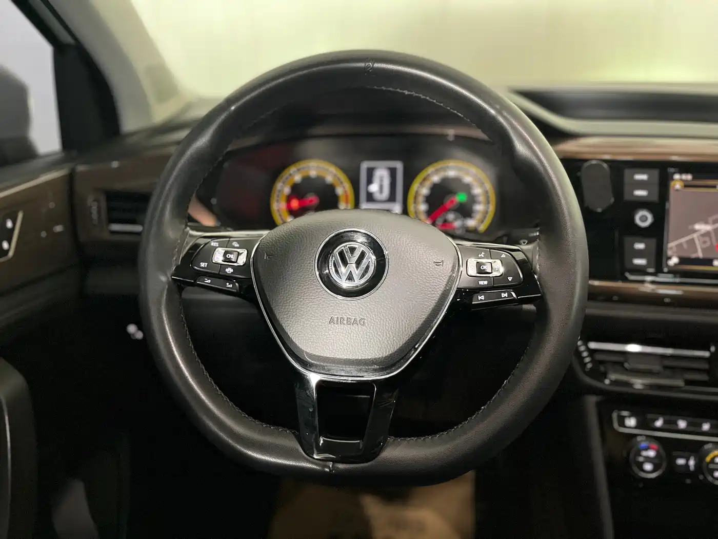Volkswagen Tharu 2019 280TSI FWD Luxury Edition China VI фото 17