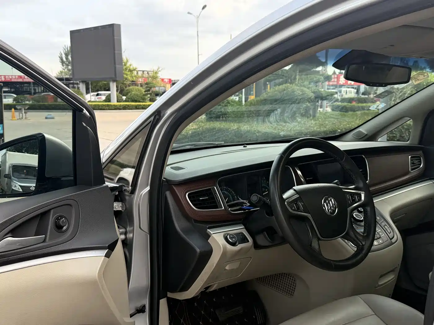 Buick GL8 2014 2.4L LT Luxury Business Executive фото 9