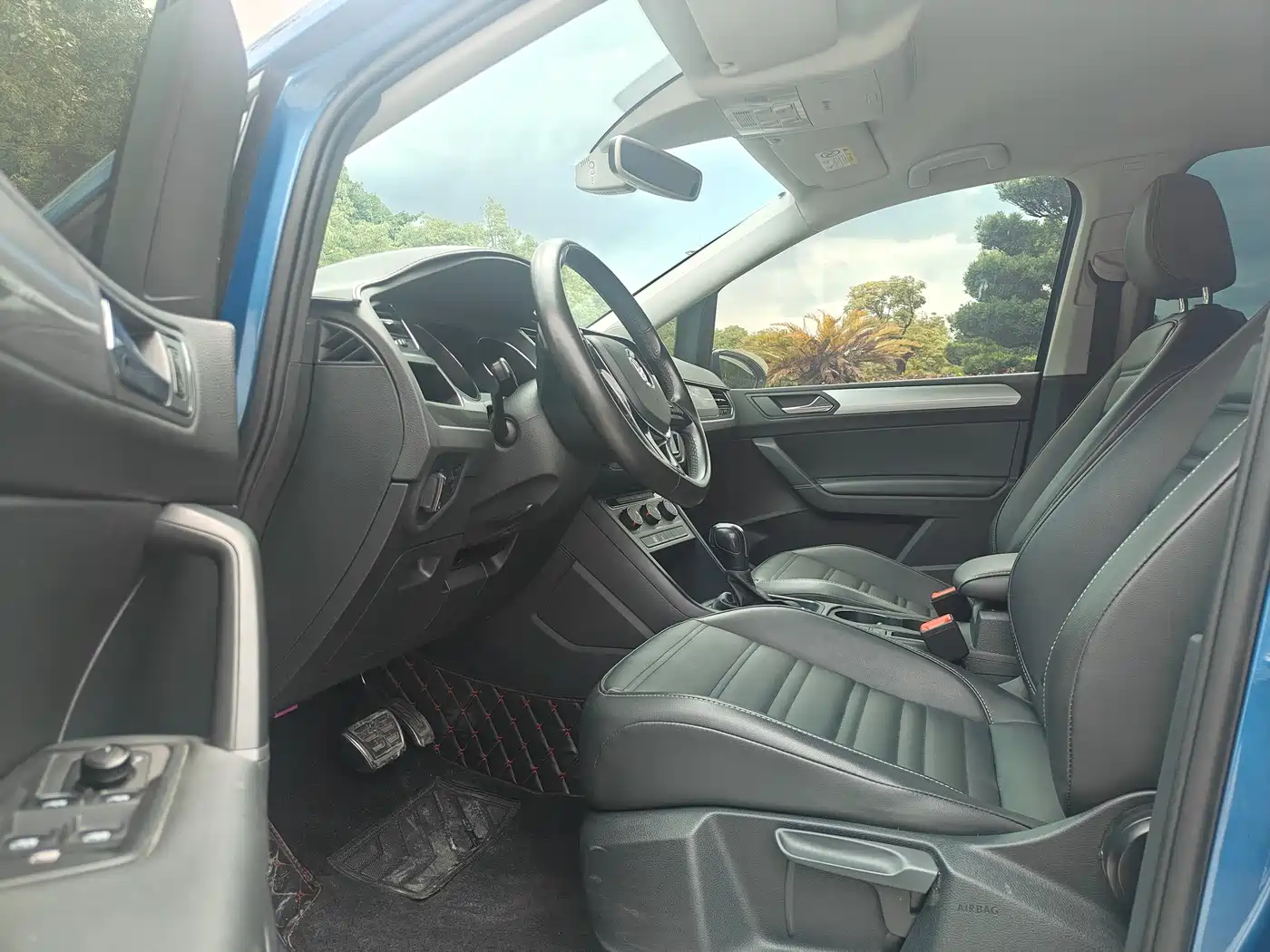 Volkswagen Touran 2018 Touran L 280TSI DSG Trendline 7-seater China V фото 9