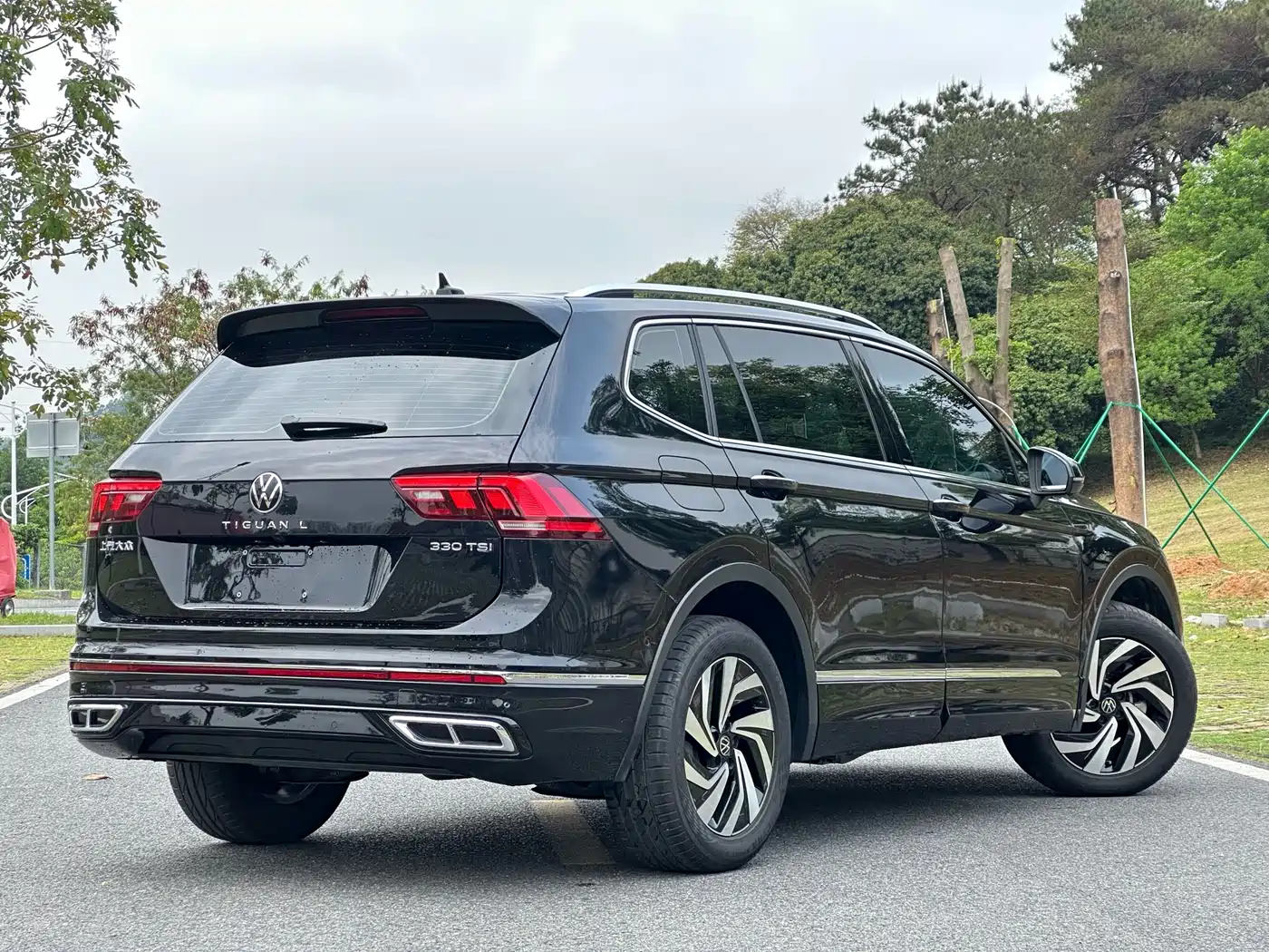 Volkswagen Tiguan L 2024 330TSI Automatic 2WD R-Line Premium Enjoyment Edition фото 5