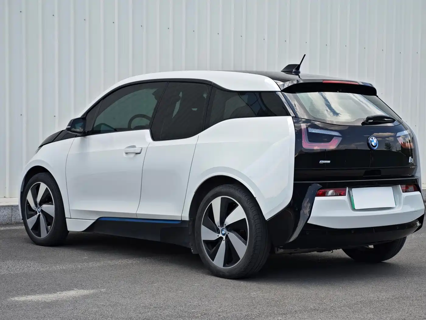 BMW I3