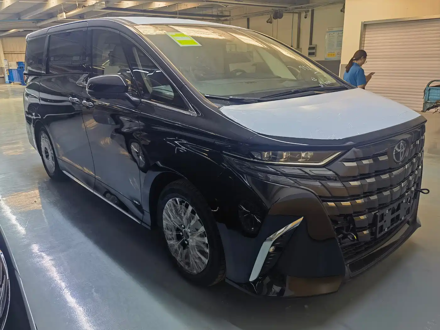 Toyota Alphard 2025 Hybrid 2.5L Ultimate Gold Edition
