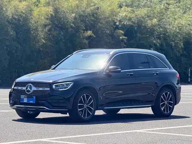 MERCEDES-BENZ GLC