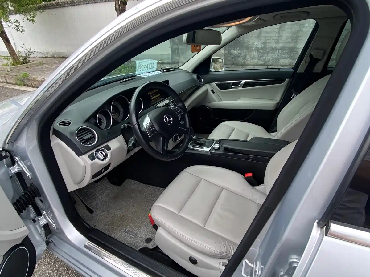 Mercedes-Benz C-Class 2011 C 200 CGI Fashion фото 8