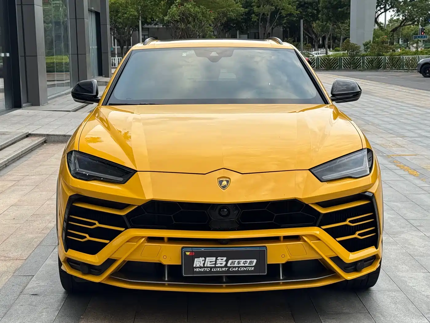 LAMBORGHINI URUS
