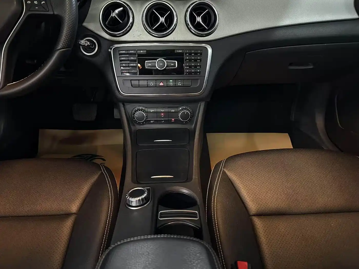 Mercedes-Benz GLA 2015 GLA 200 Fashion фото 12
