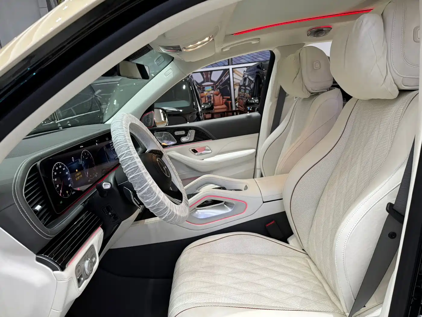 Mercedes-Benz GLS 2024 Model GLS 450 4MATIC Luxury фото 5