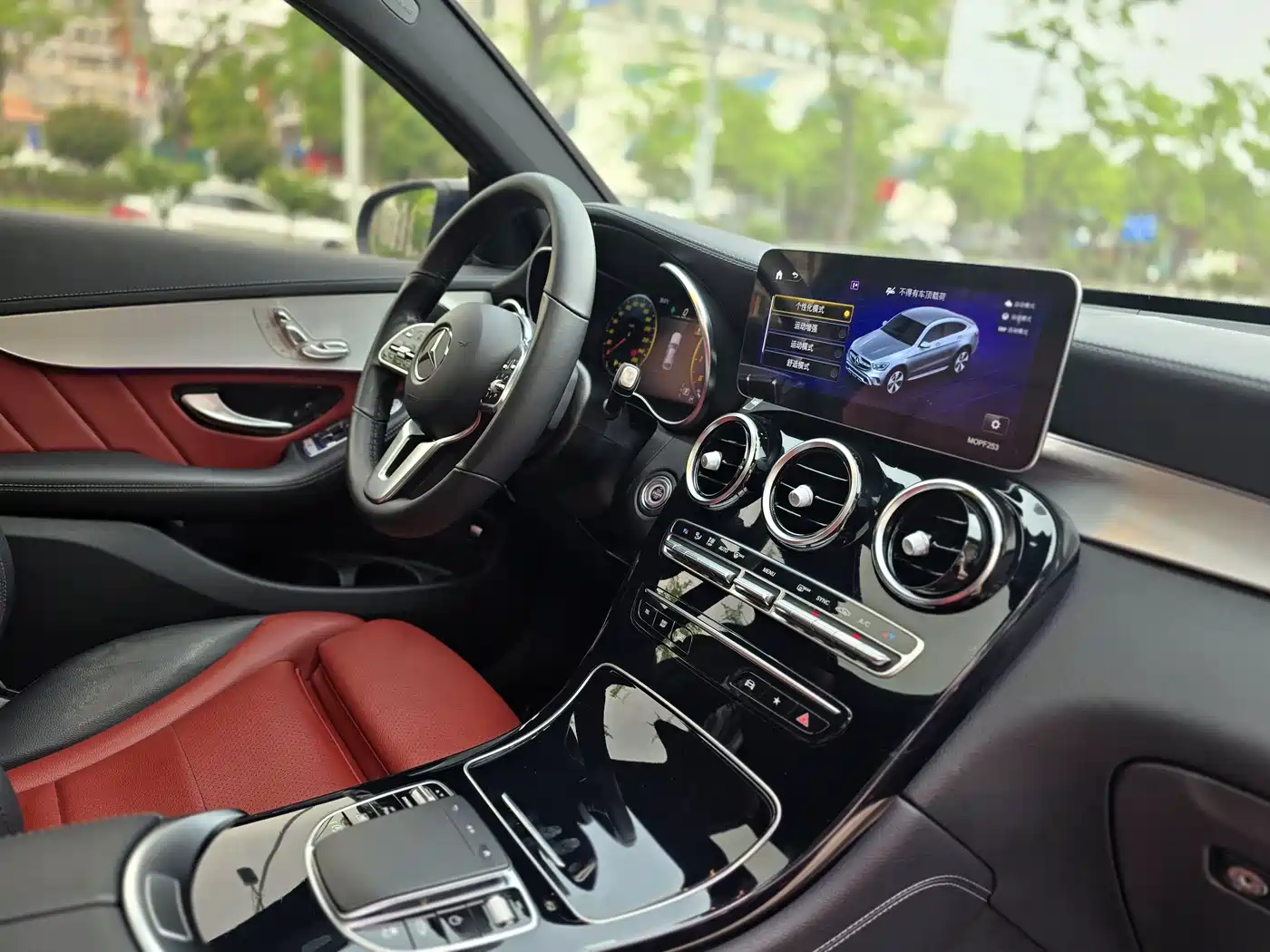 Mercedes-Benz GLC Coupe 2020 GLC 260 4MATIC Coupe SUV фото 9