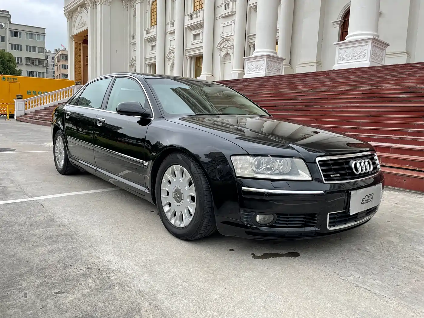 Audi A8 фото 3