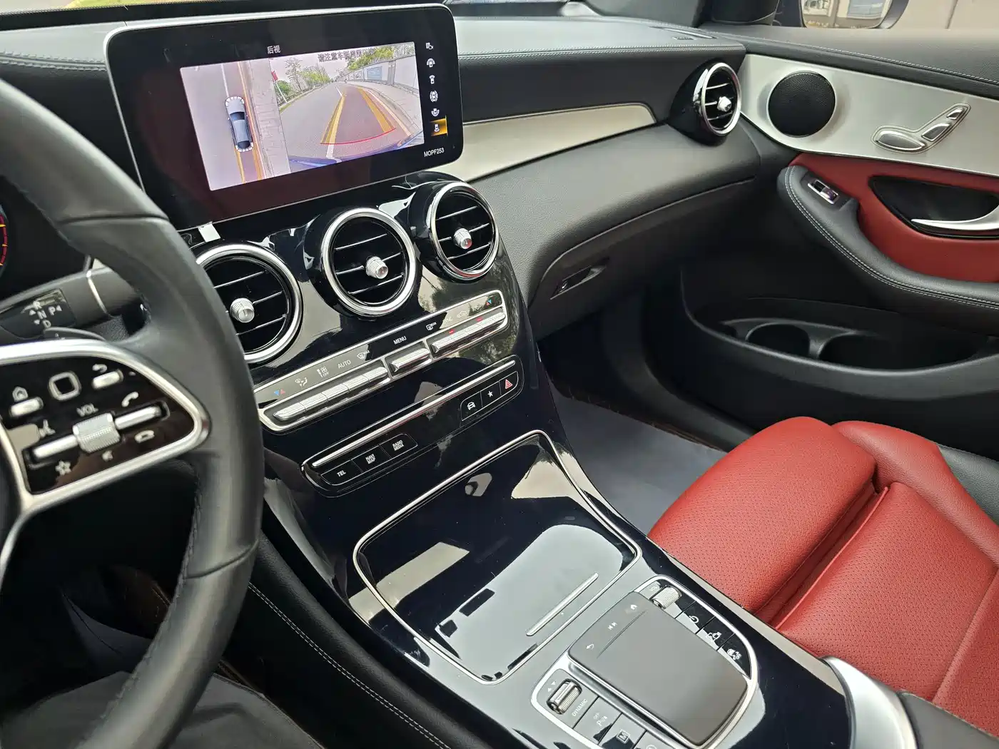 Mercedes-Benz GLC Coupe 2020 GLC 260 4MATIC Coupe SUV фото 13