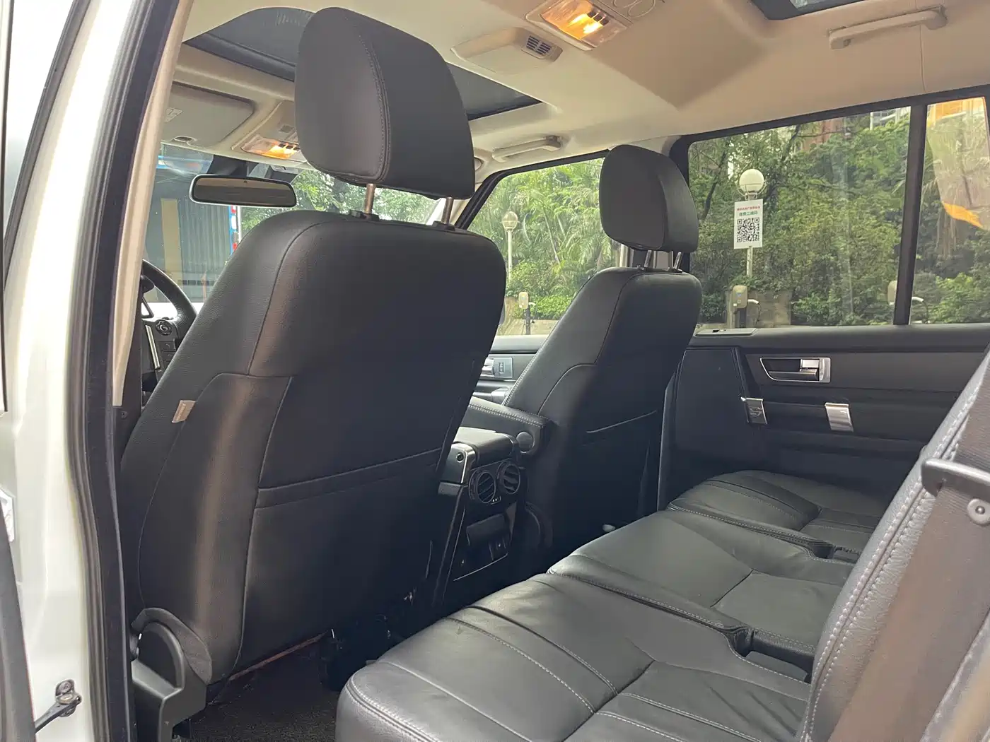 Land Rover Discovery 2014 3.0 SC V6 SE фото 8