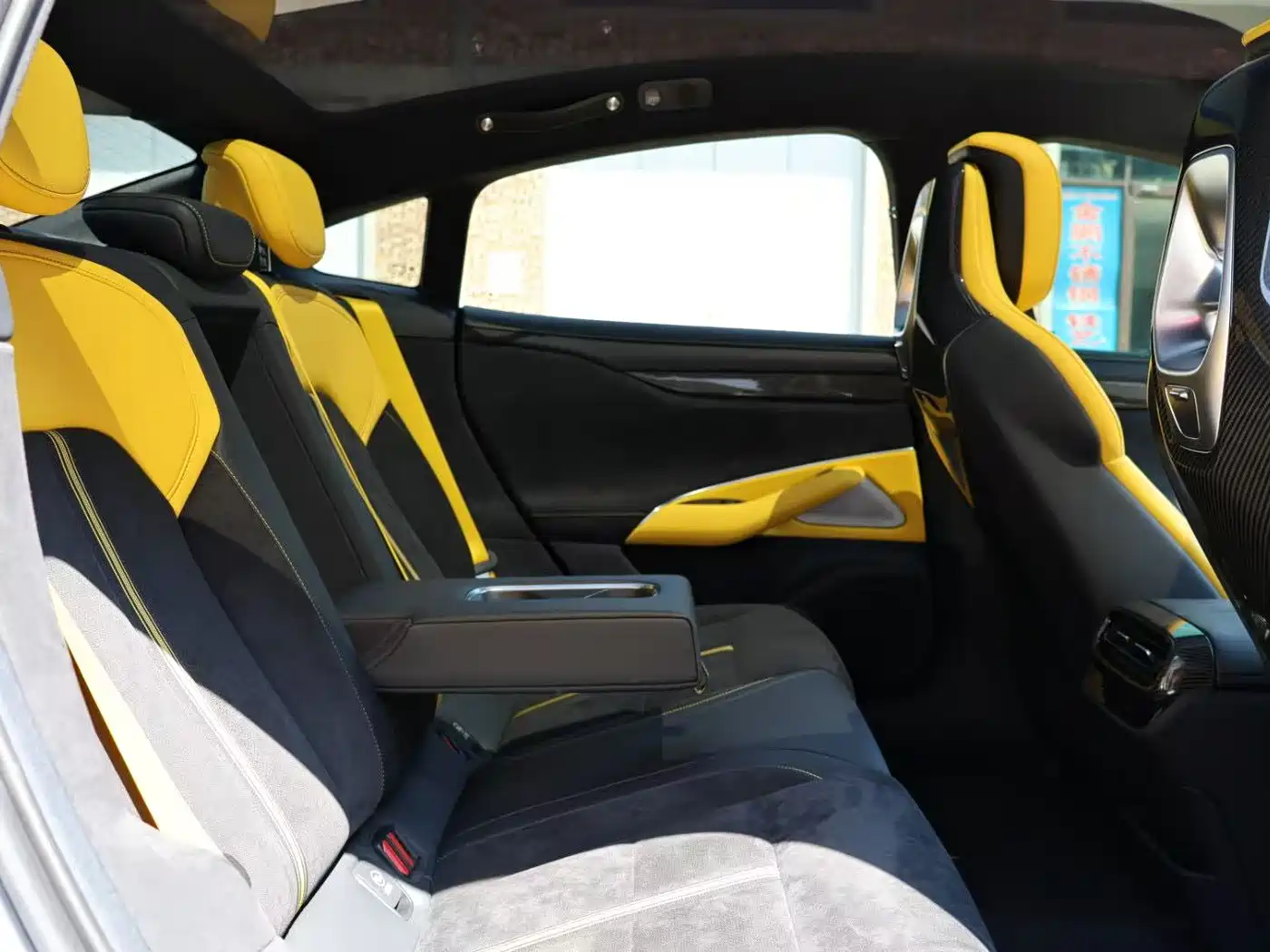 XIAOMI CAR XIAOMI SU7 ULTRA