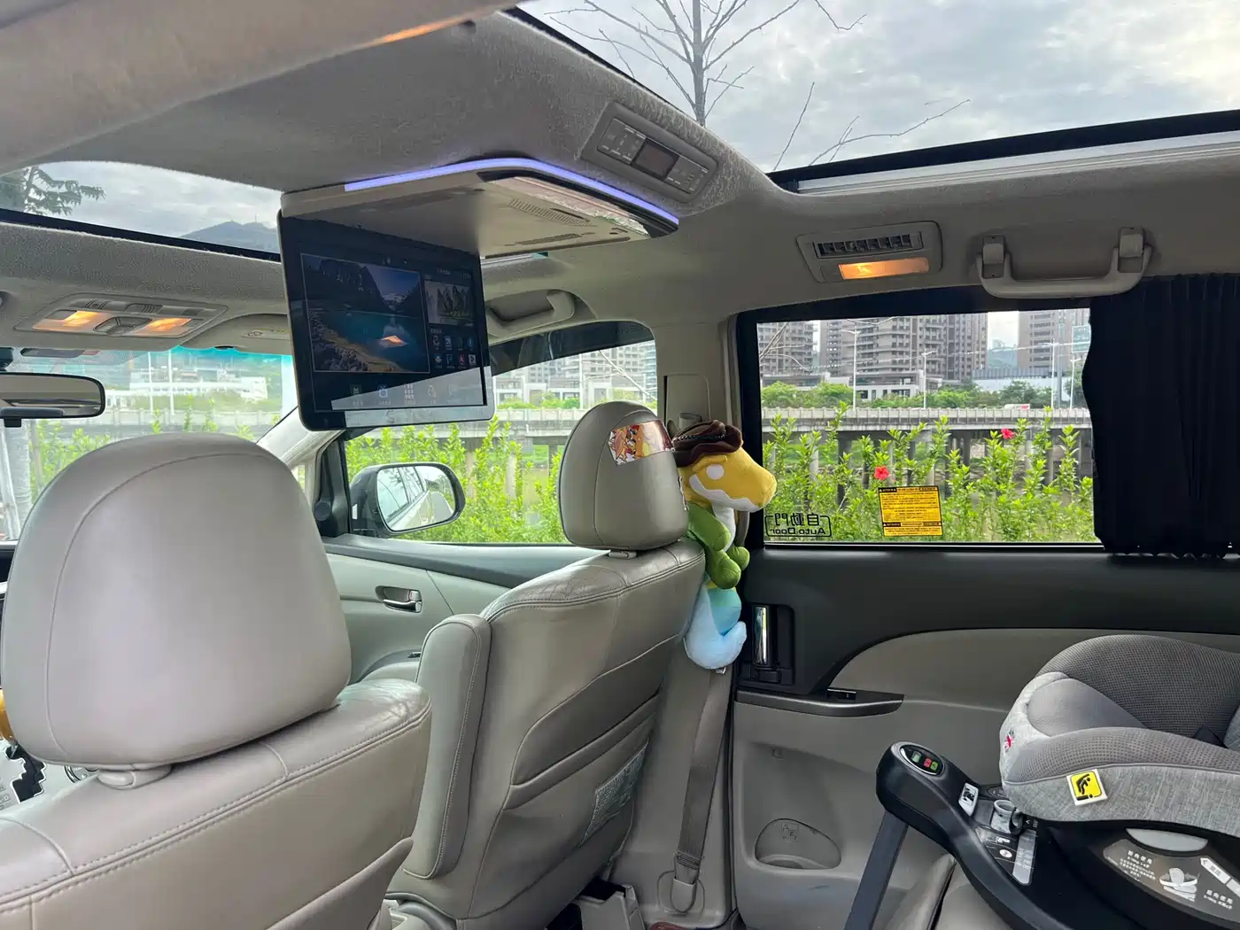 Toyota Previa 2006 Model 2.4L 7-Seater Luxury Edition фото 23