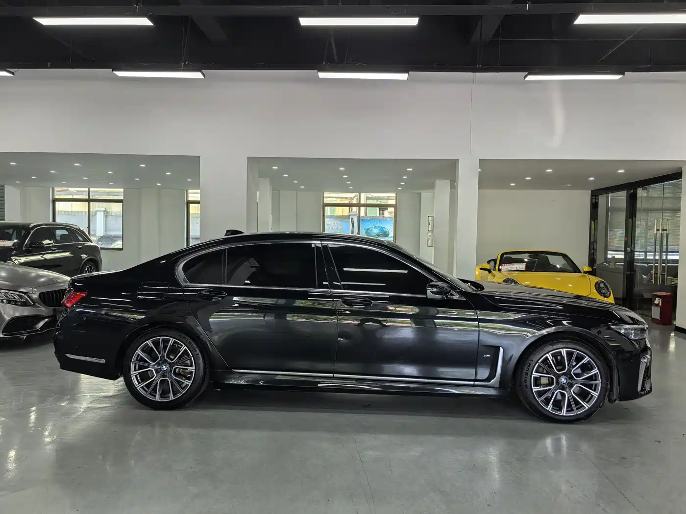 BMW 7 Series 2016 730Li Luxury фото 4