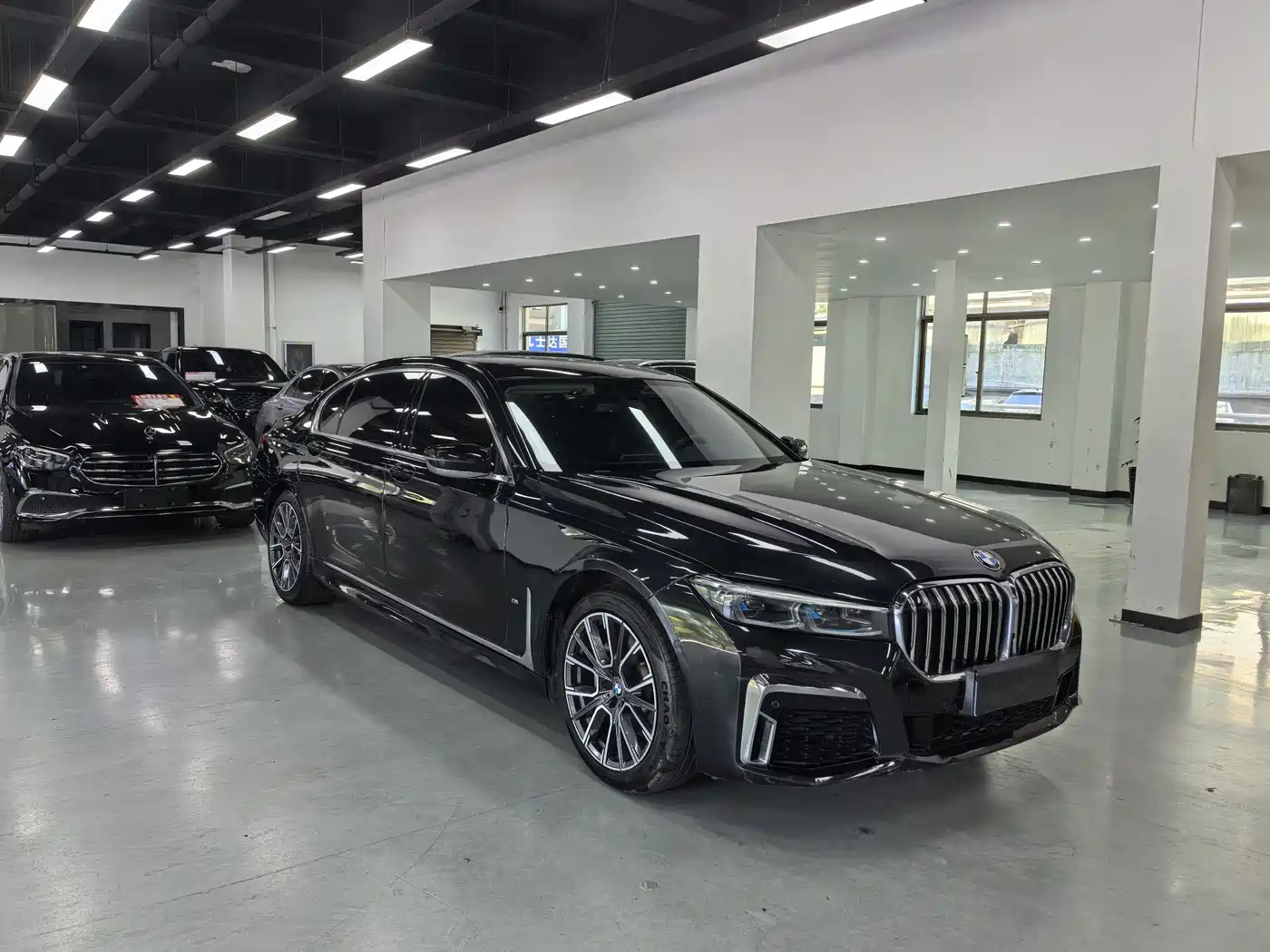 BMW 7 Series 2016 730Li Luxury фото 3