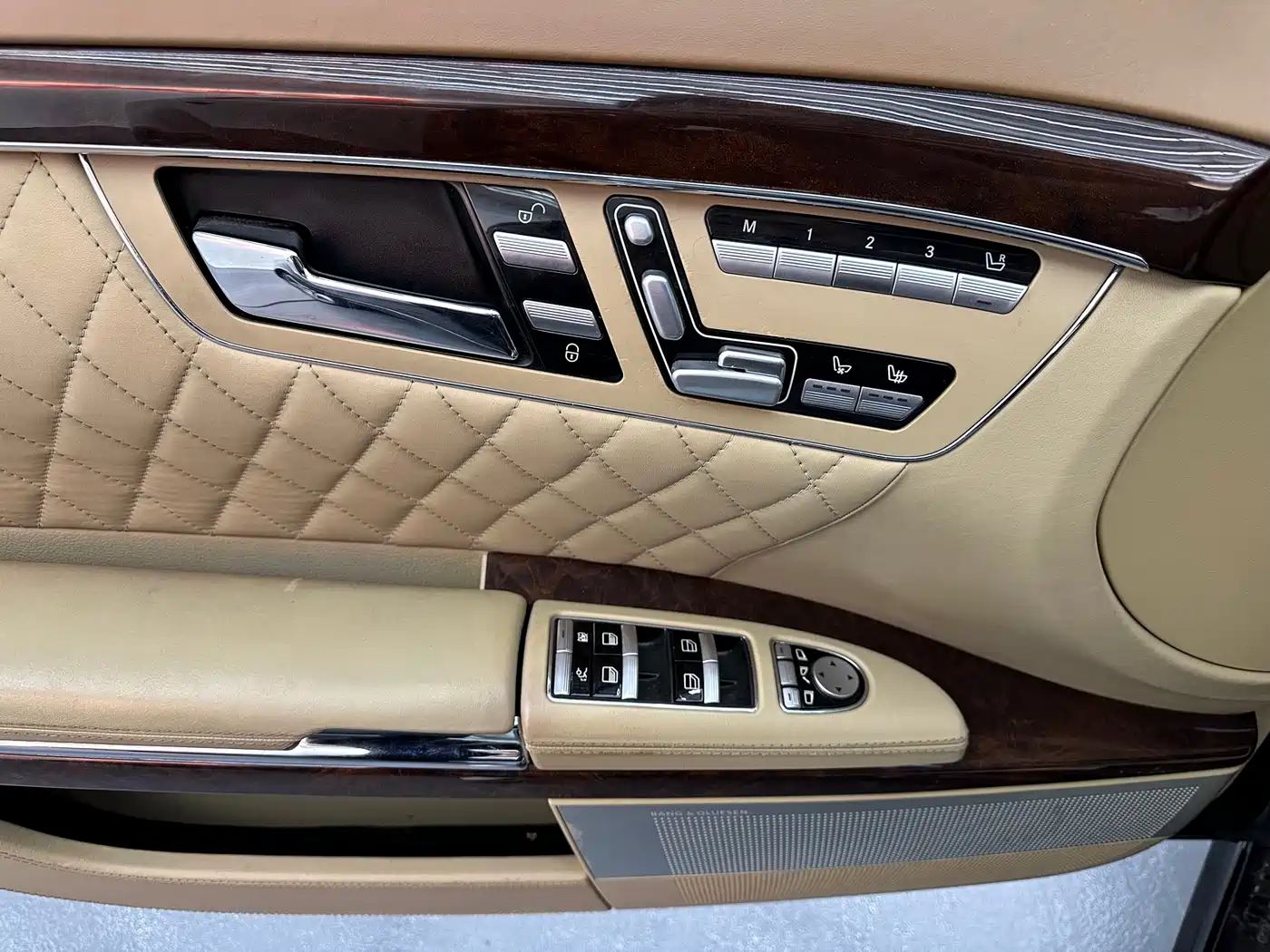 Mercedes-Benz S-Class AMG 2010 AMG S 65 фото 27