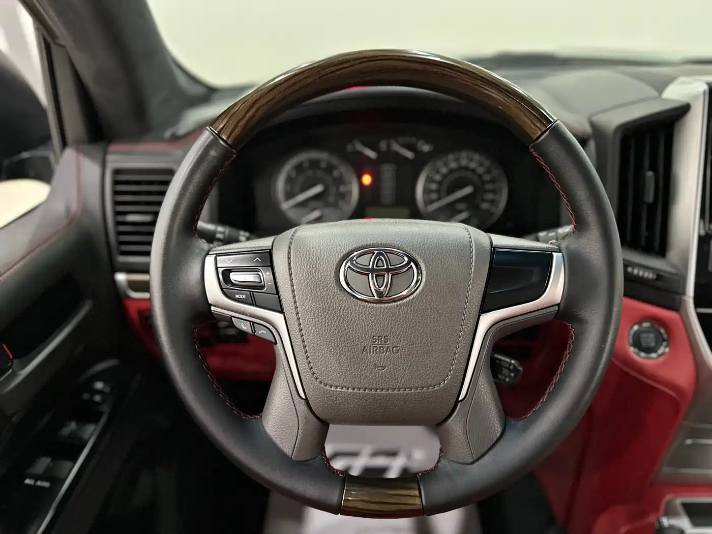 Toyota Land Cruiser (Import) 2020