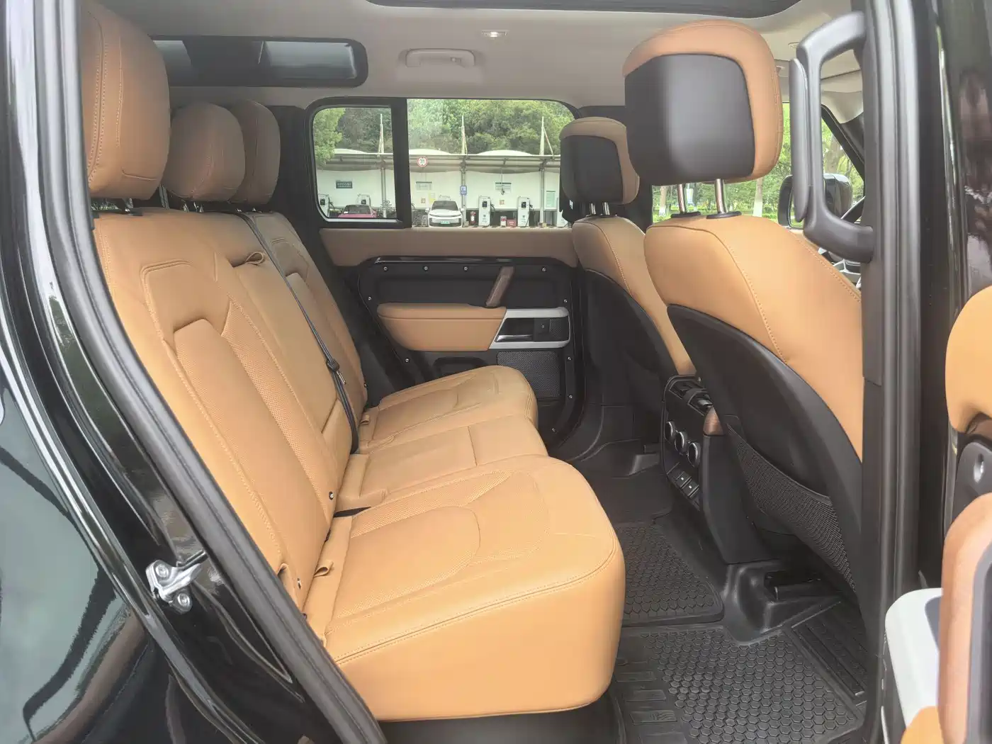 Land Rover Defender 2023 Facelift 110 3.0T P400 Dark Special Edition фото 24
