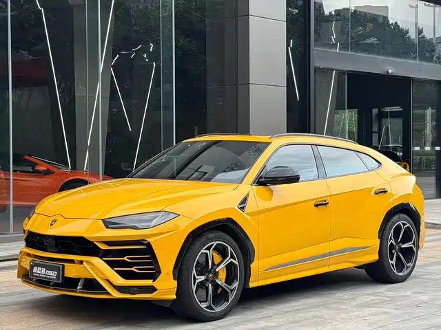 lamborghini urus