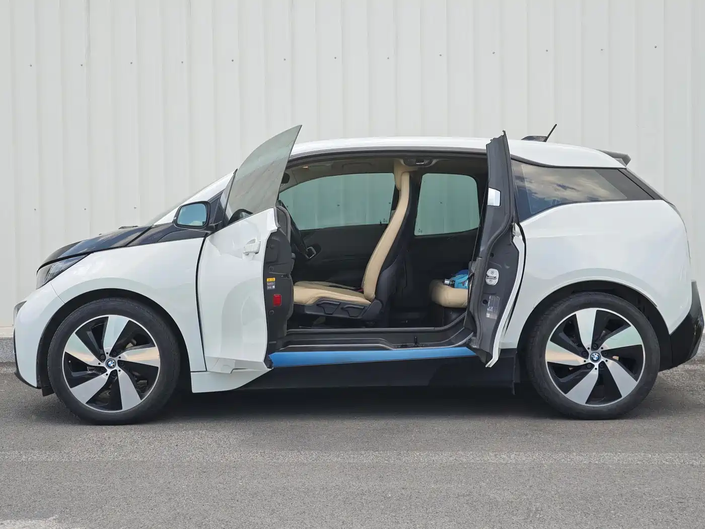 BMW I3