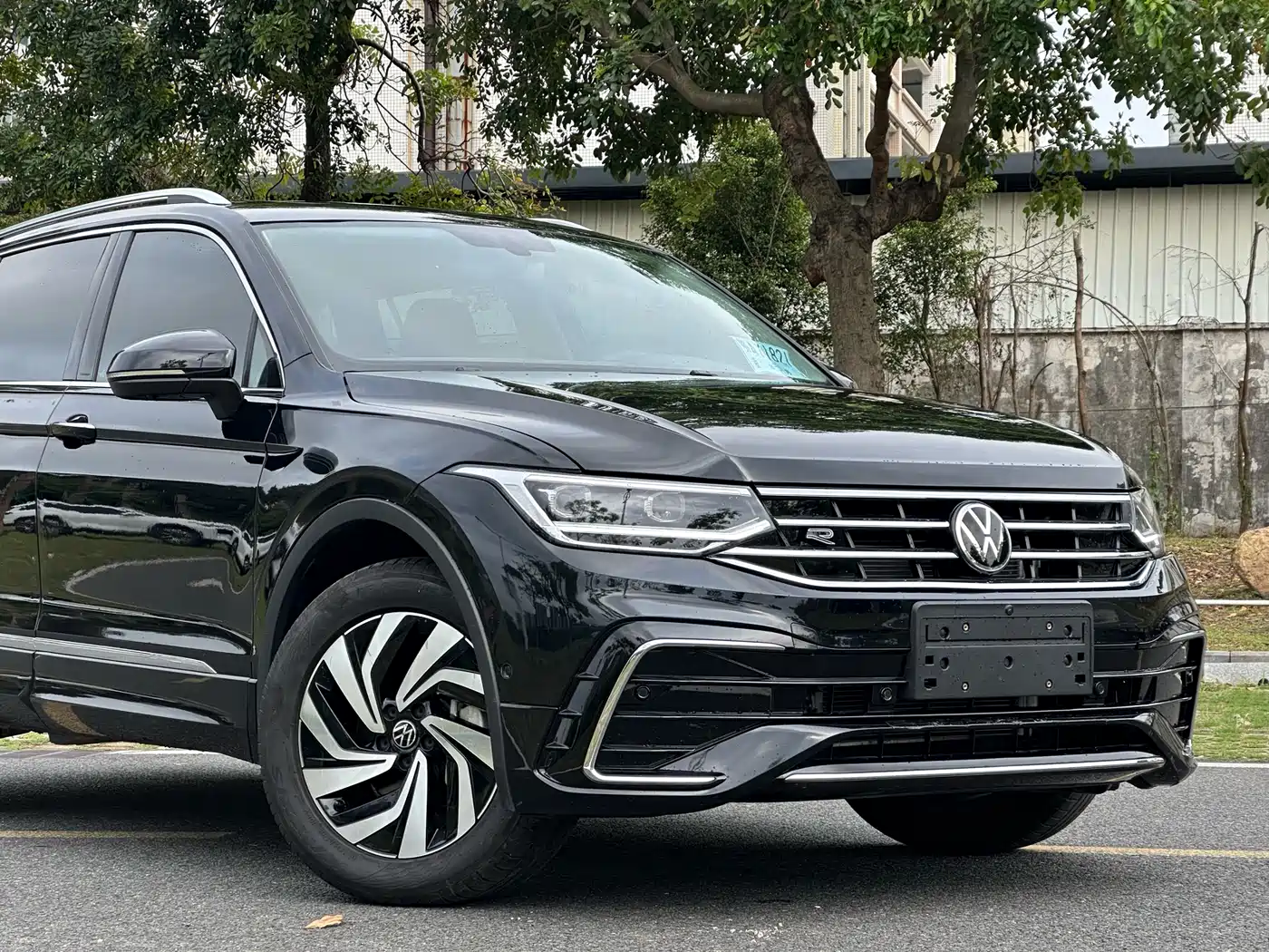 Volkswagen Tiguan L 2024 330TSI Automatic 2WD R-Line Premium Enjoyment Edition фото 6