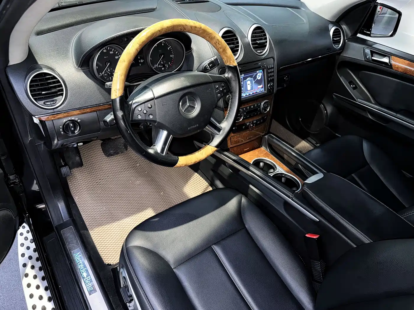 Mercedes-Benz GL-Class фото 11