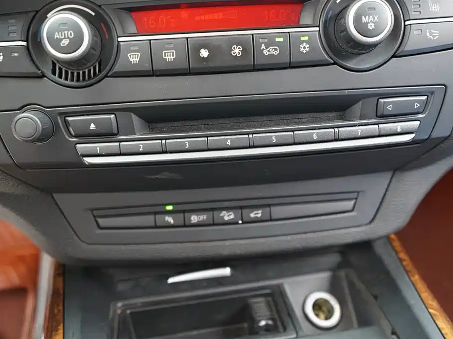 BMW X5 (Import) 2013 xDrive35i Luxury фото 11