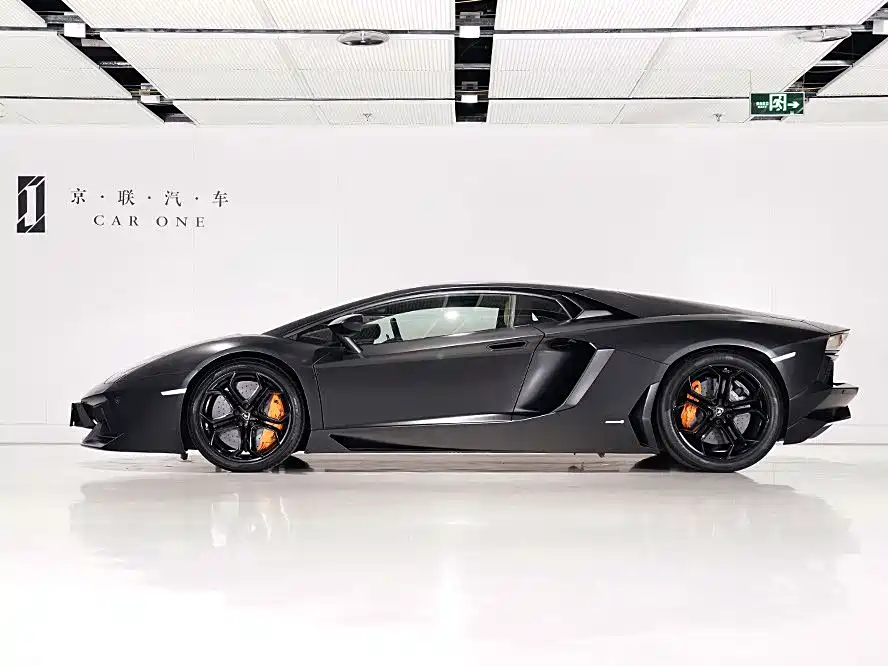 Lamborghini Aventador 2011 LP 700-4 фото 3