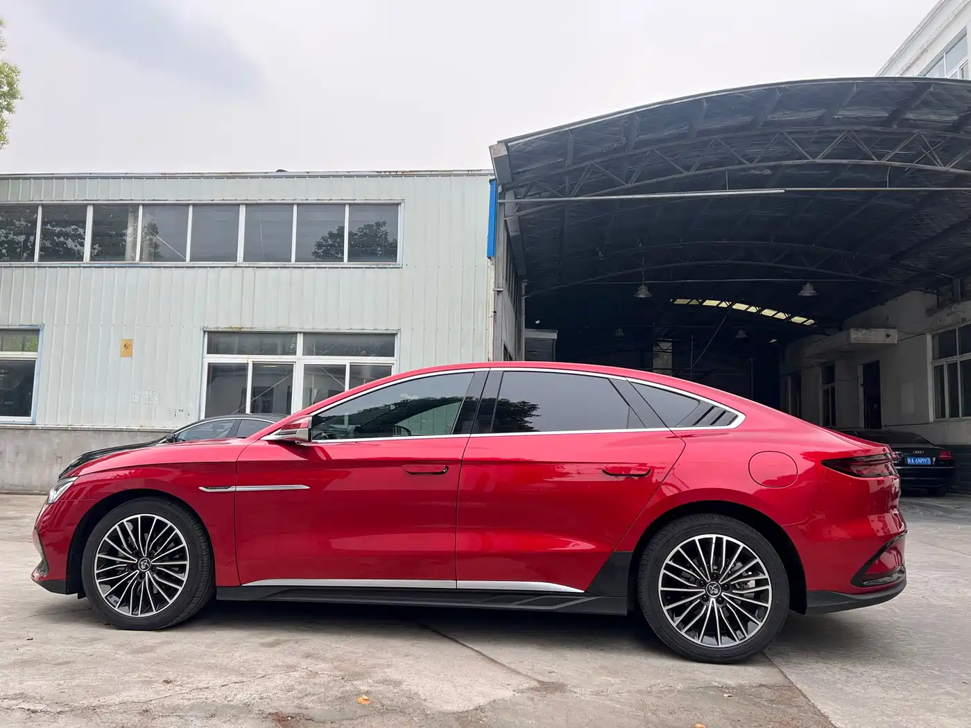 BYD Han 2022 DM-i 121KM Premium Edition фото 4