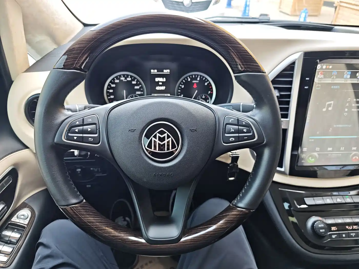 Mercedes-Benz Vito 2021 2.0T Elite 7-Seater фото 12