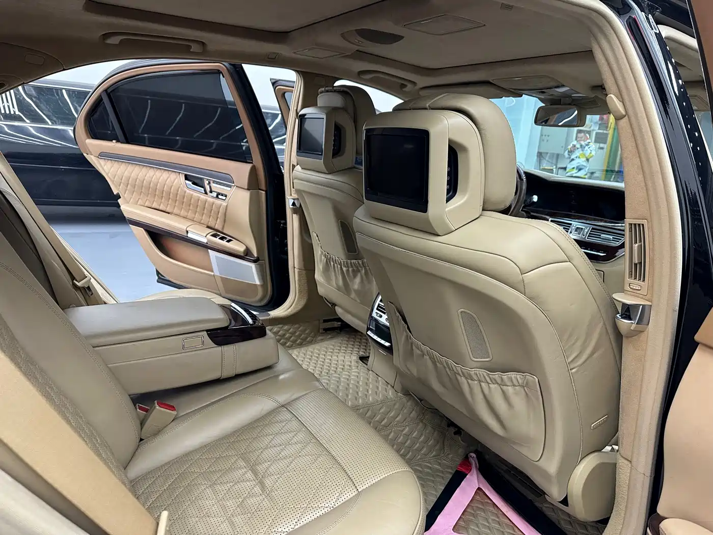 Mercedes-Benz S-Class AMG 2010 AMG S 65 фото 20