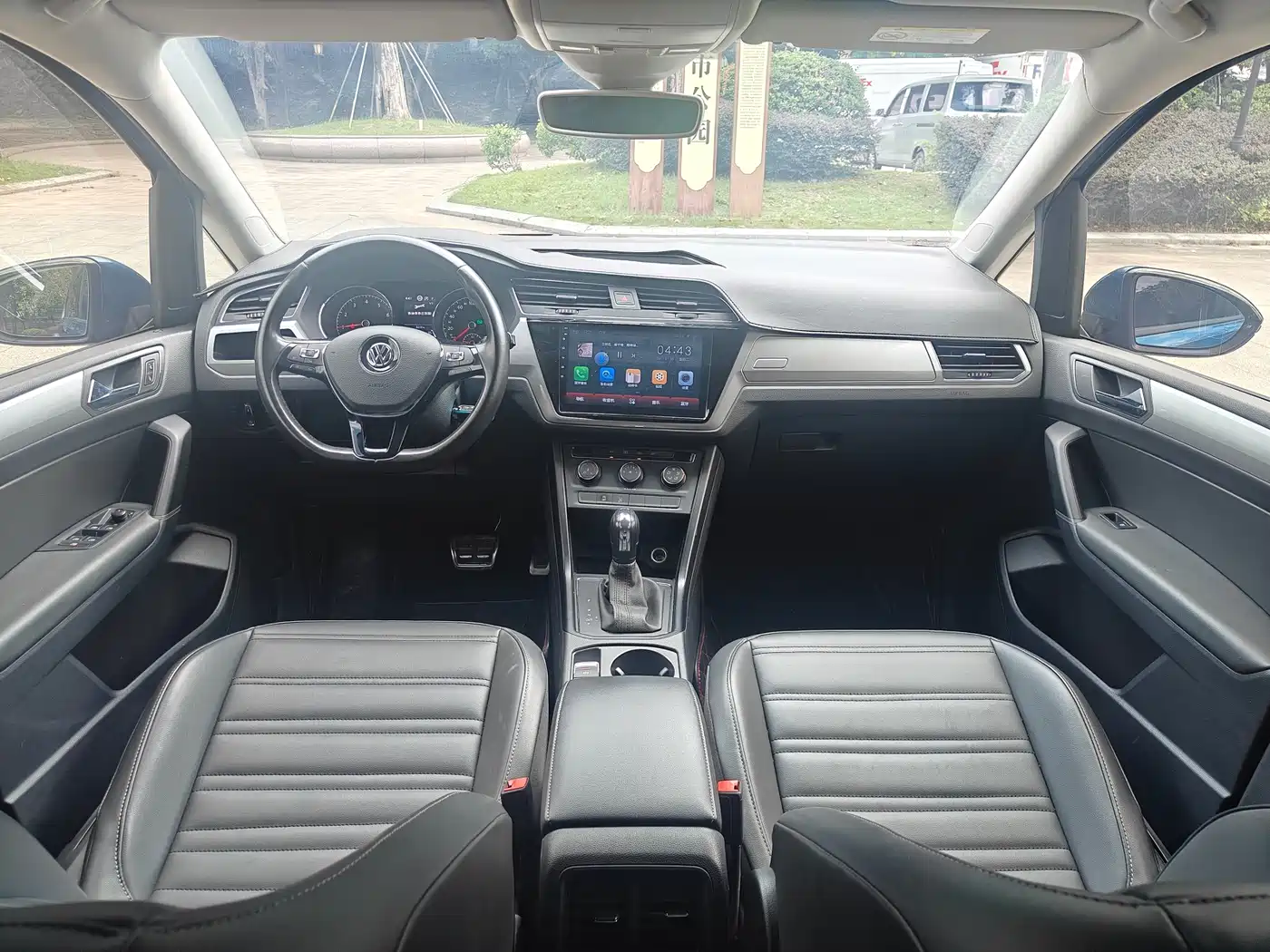 Volkswagen Touran 2018 Touran L 280TSI DSG Trendline 7-seater China V фото 14